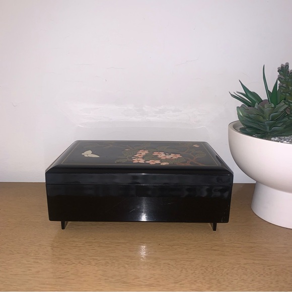 Jewelry Box - Picture 3 of 5